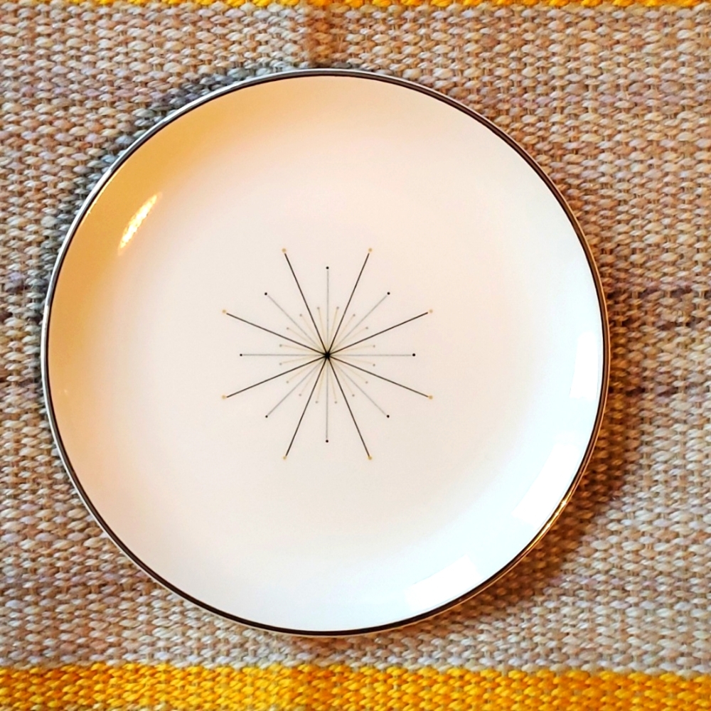 Vintage Set of 4 Homer Laughlin Modern star plates